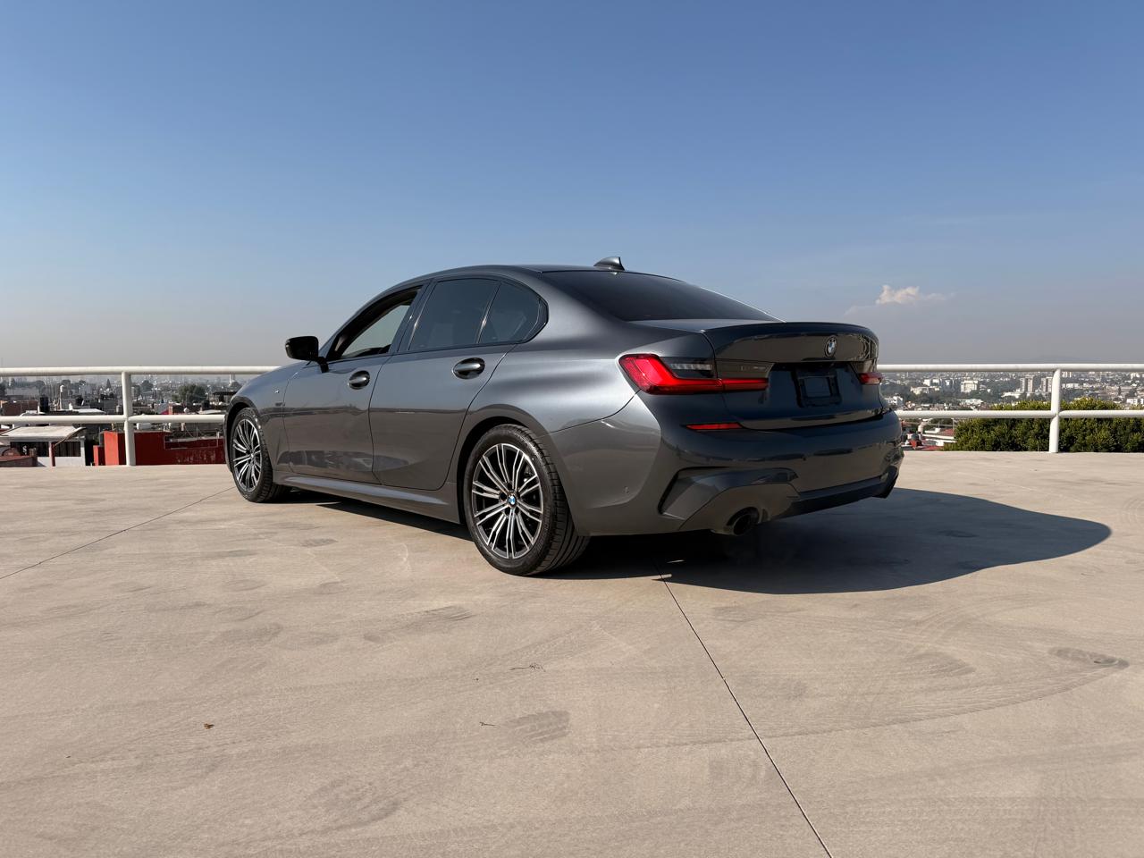 2022 BMW 330i BASE, L4, 2.0T, 258 CP, 4 PUERTAS, AUT