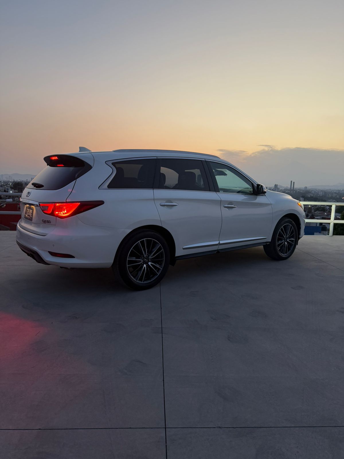 2017 INFINITI QX60 PERFECTION PLUS V6 3.5L 265 CP 5 PUERTAS AUT PIEL BA AA QC
