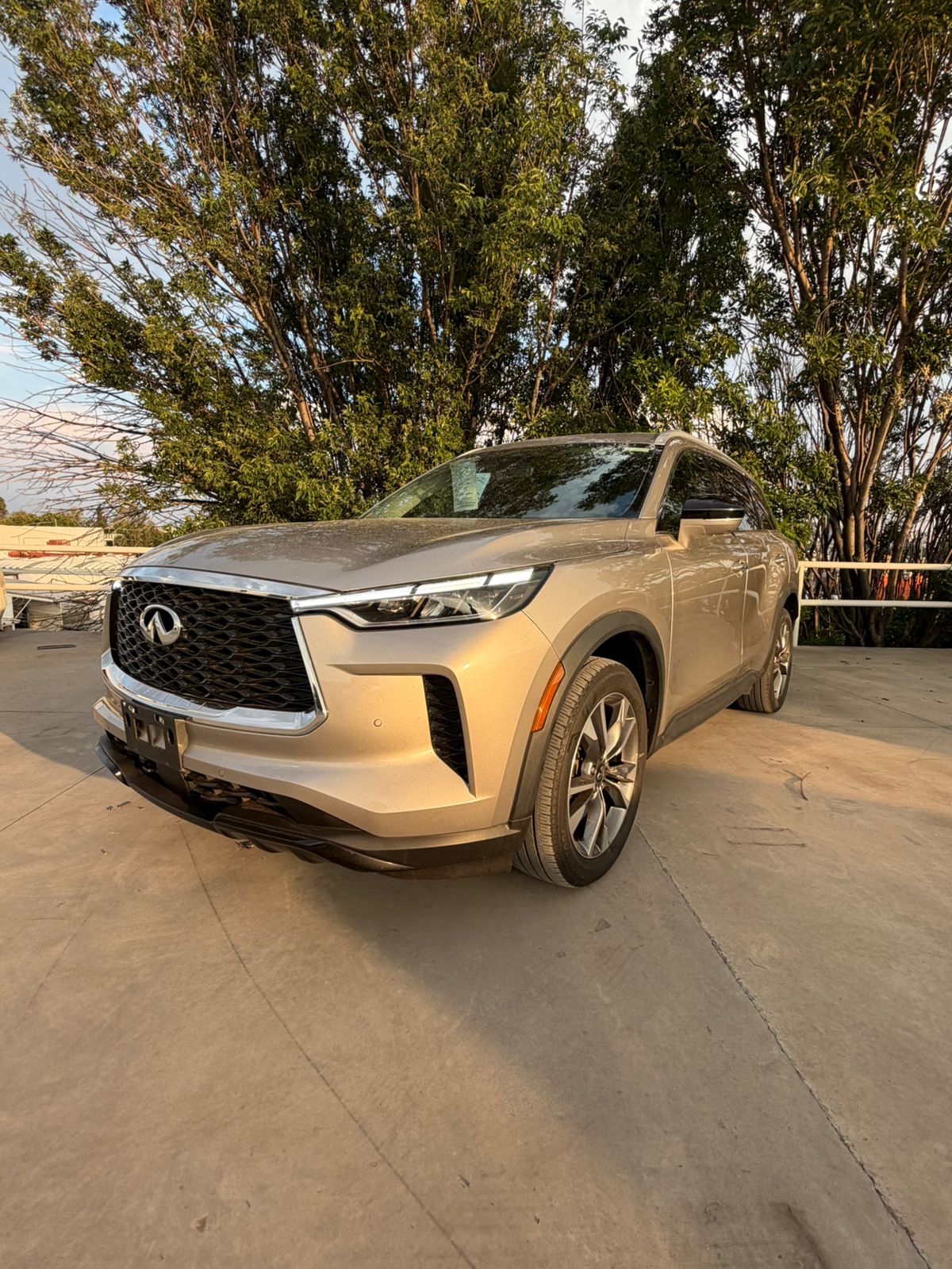 2023 INFINITI QX60 LUXE V6 3.5L 279 CP 5 PUERTAS AUT PIEL