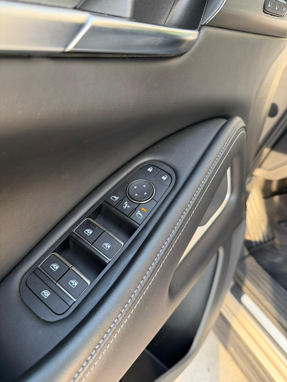 2023 INFINITI QX60 LUXE V6 3.5L 279 CP 5 PUERTAS AUT PIEL