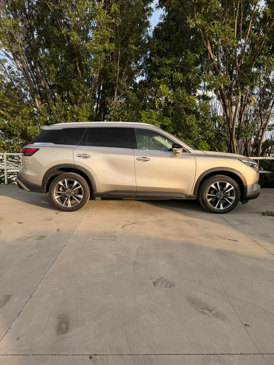 2023 INFINITI QX60 LUXE V6 3.5L 279 CP 5 PUERTAS AUT PIEL