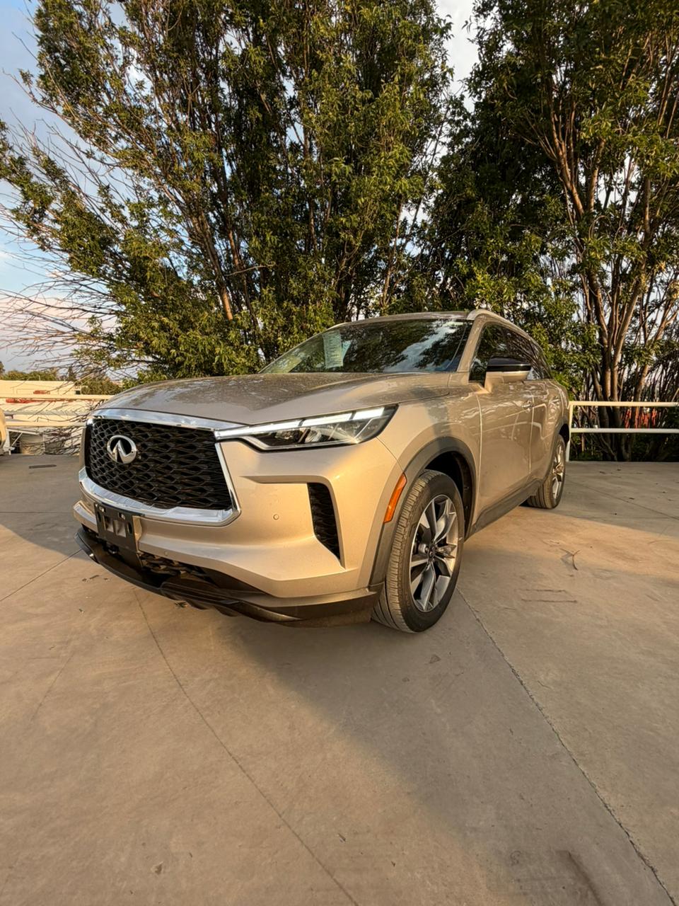2023 INFINITI QX60 LUXE V6 3.5L 279 CP 5 PUERTAS AUT PIEL