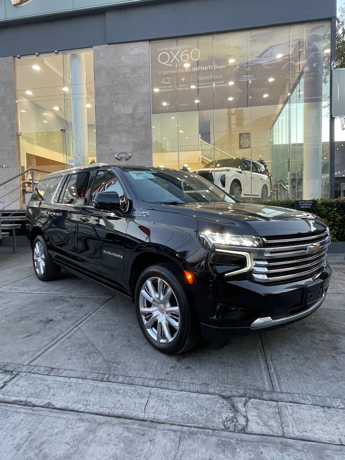 2022 Chevrolet Suburban HIGH COUNTRY, V8, 6.2L, 425 CP, 5 PUERTAS, AUT