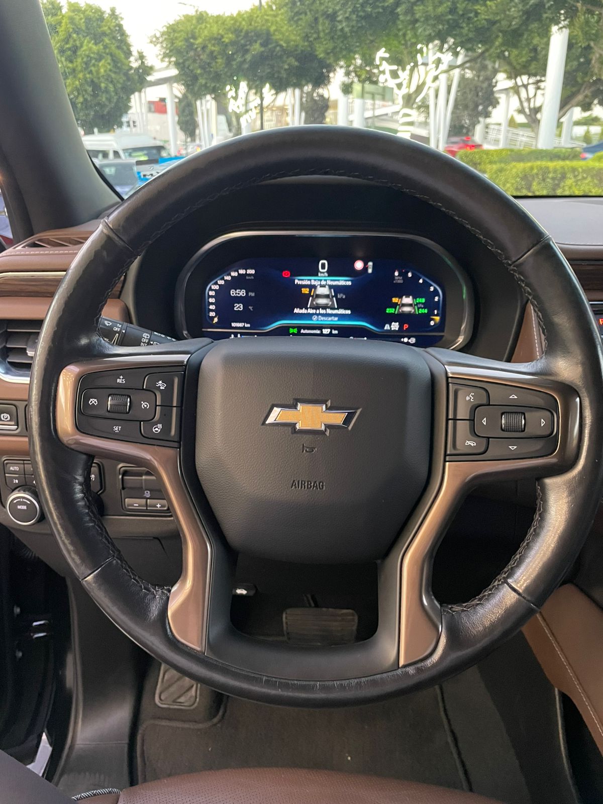 2022 Chevrolet Suburban HIGH COUNTRY, V8, 6.2L, 425 CP, 5 PUERTAS, AUT