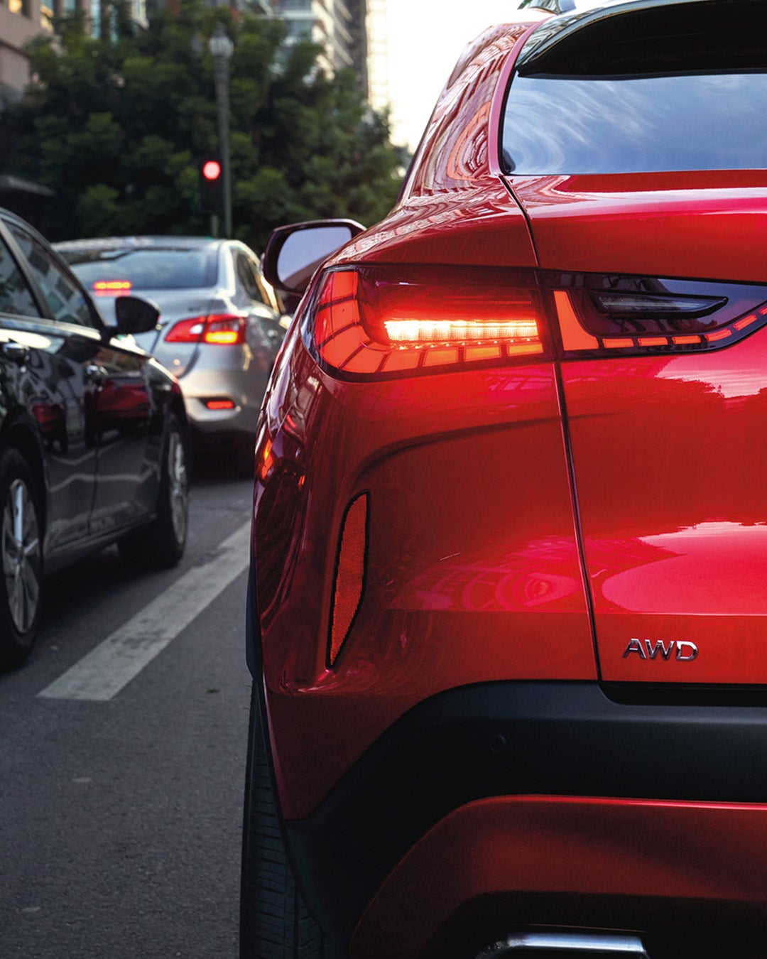 Sistema de advertencia de punto ciego INFINITI QX50 2025 que monitorea los carriles adyacentes